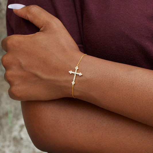 My Small Circle of Female Friends Sparkling Cross Bracelet