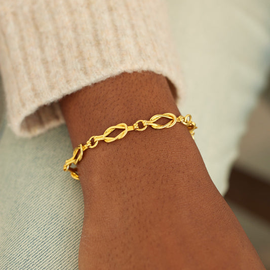 To My Small Circle of Female Friends Linking Square Knot Bracelet