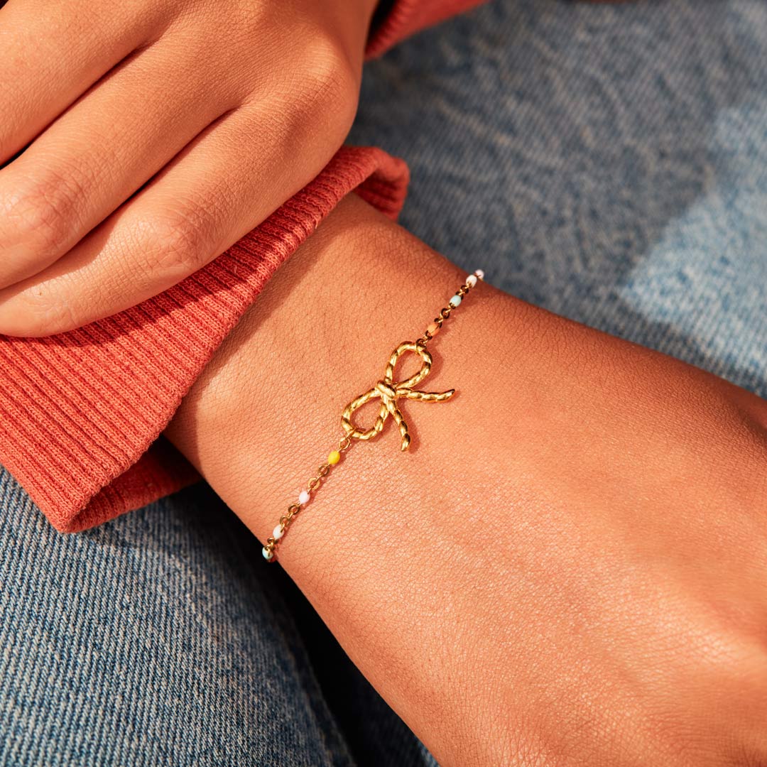 Twisted Bow Bracelet In Gold Plated