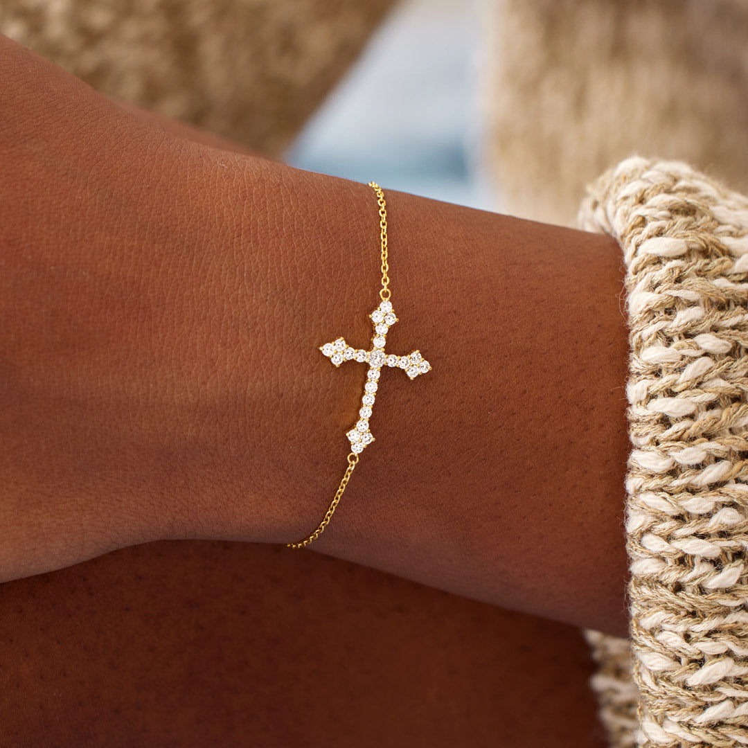 My Small Circle of Female Friends Sparkling Cross Bracelet
