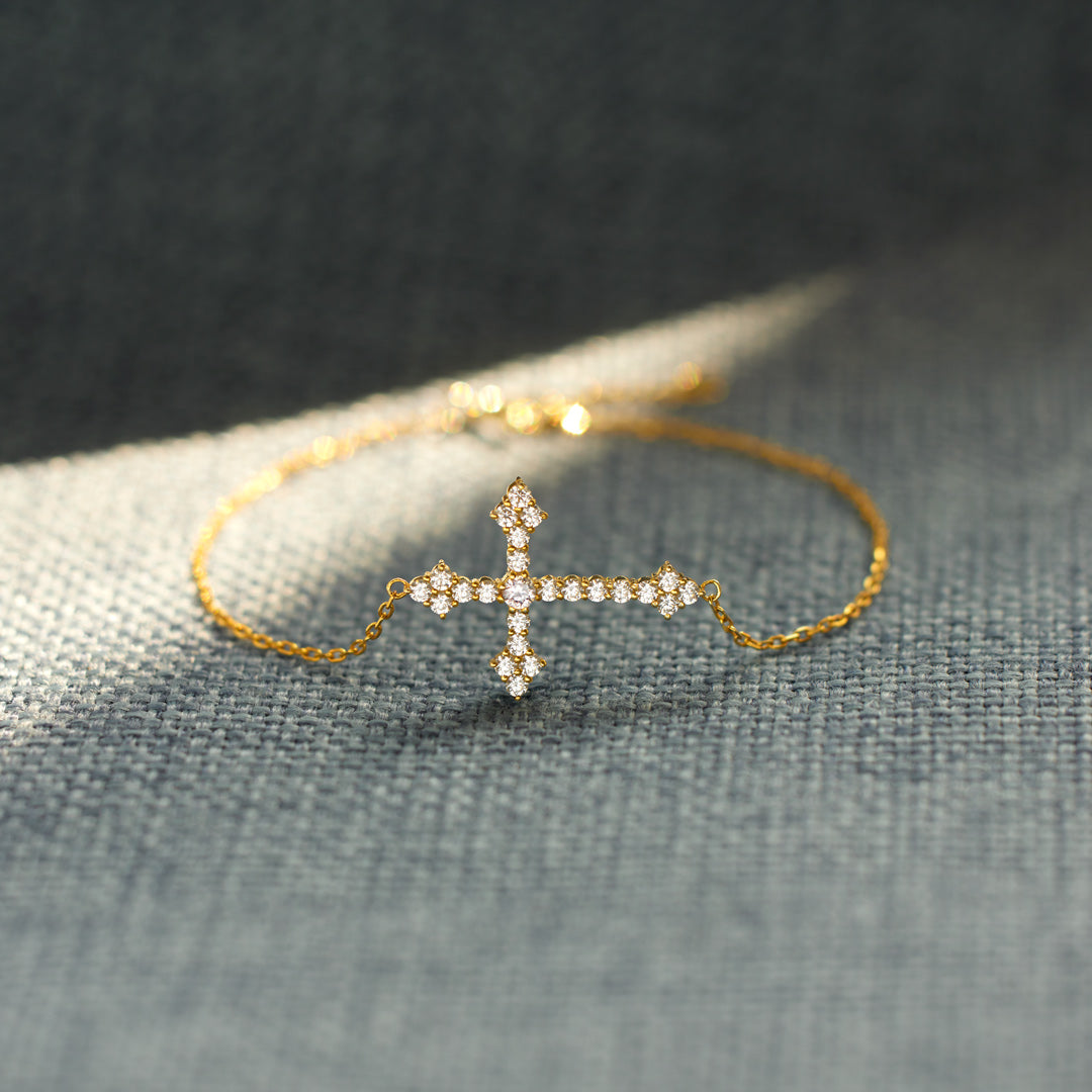 My Small Circle of Female Friends Sparkling Cross Bracelet