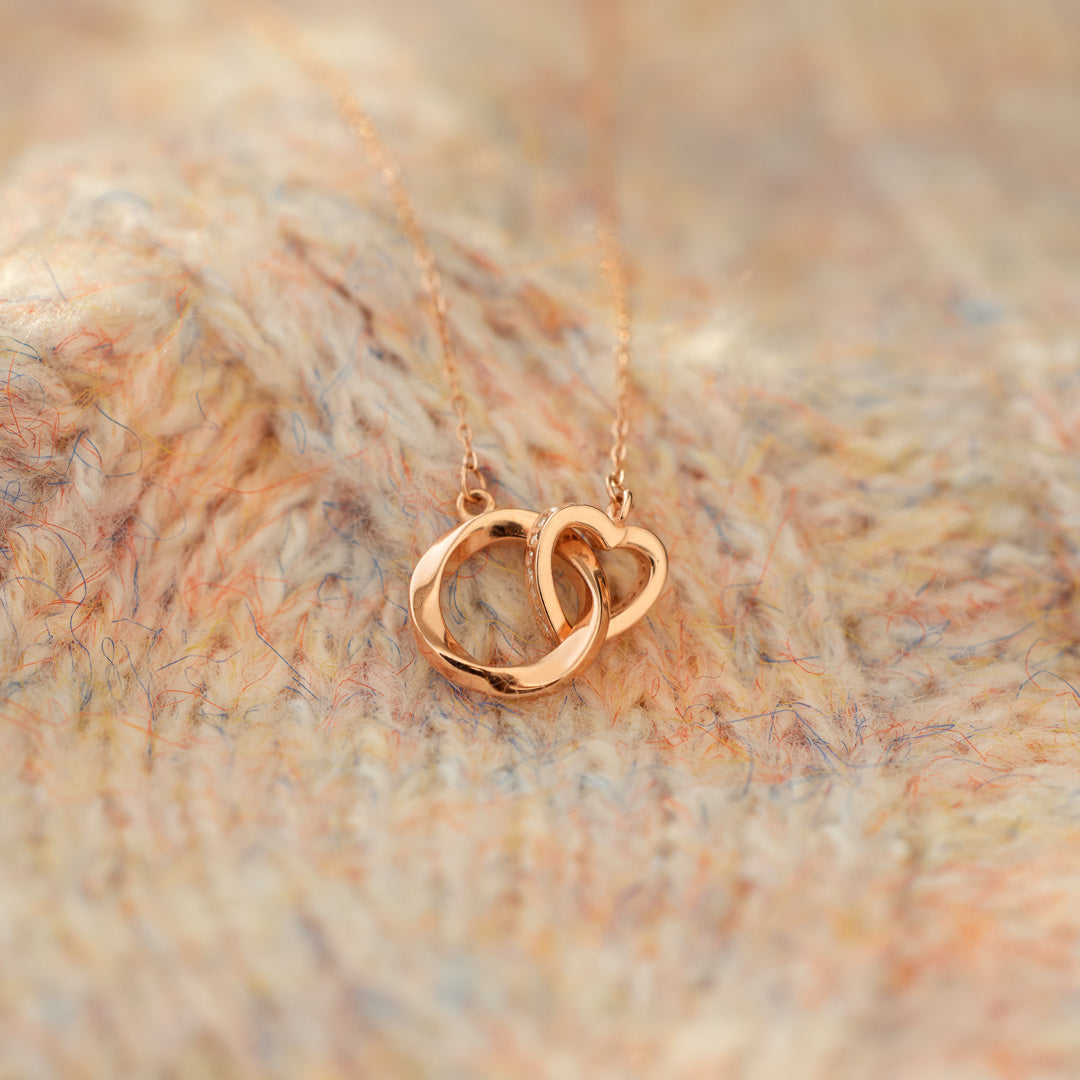 Mother-Daughter Bond Interlocking Mobiüs Heart Necklace