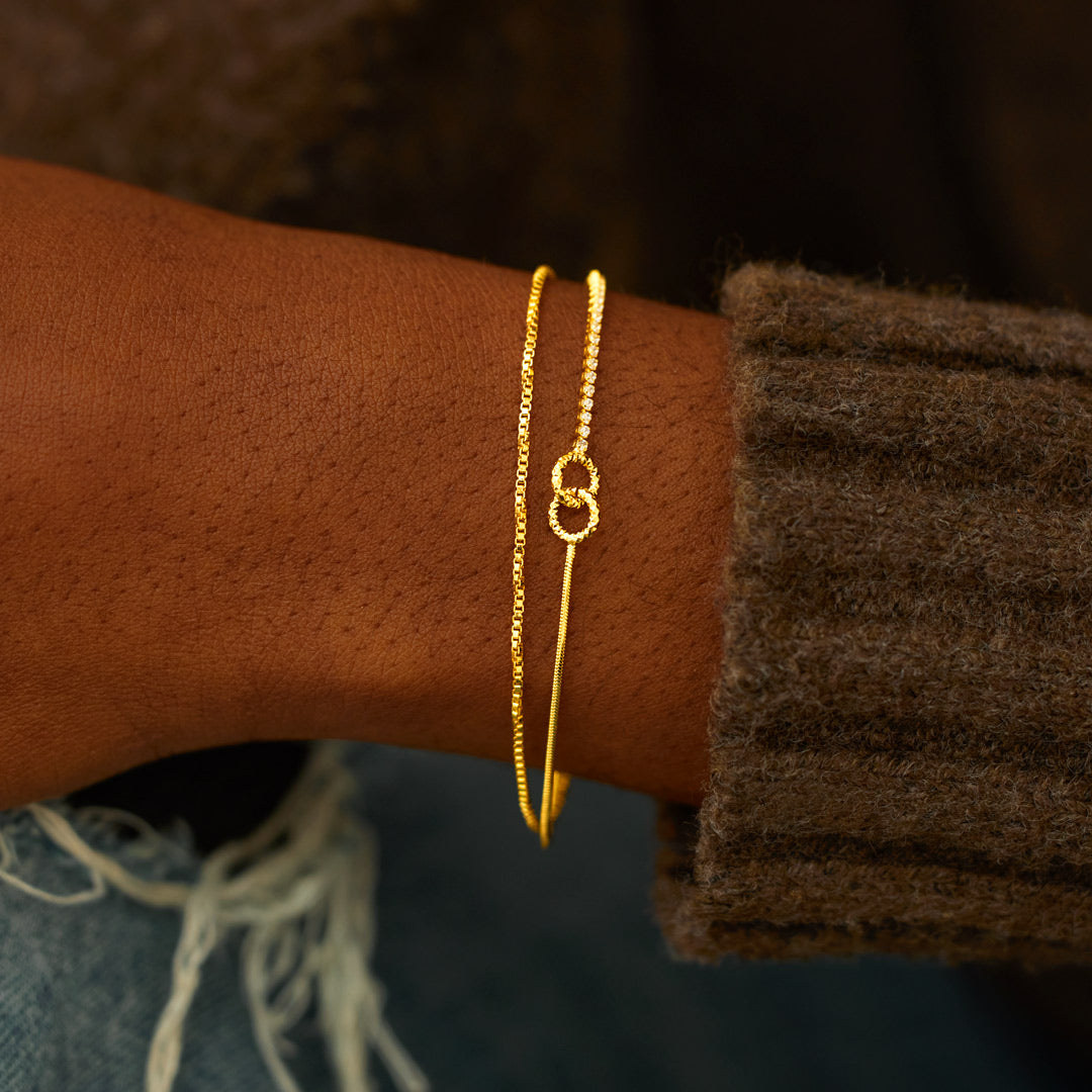 Small Circle Friendship Interlock Stacked Bracelet