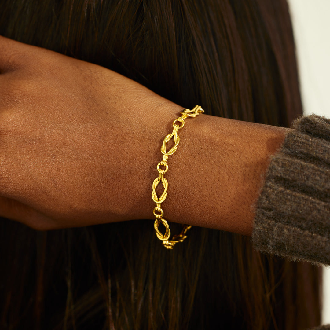 To My Small Circle of Female Friends Linking Square Knot Bracelet