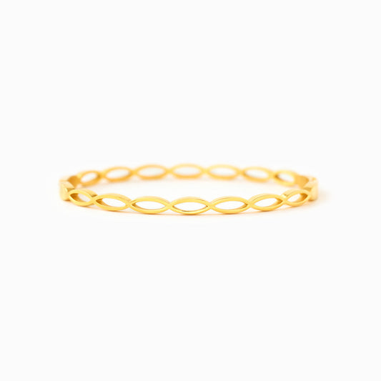 Small Circle Of Female Friends Matching Weave Bracelet