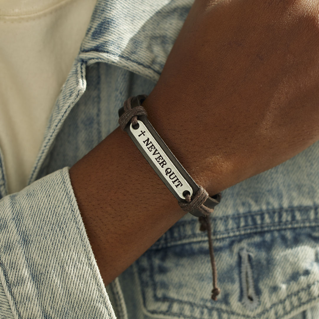Never Quit Bar Leather Bracelet