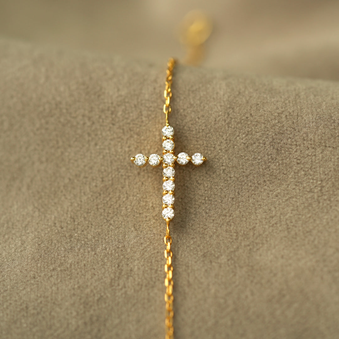 My Small Circle of Female Friends Golden Cross Bracelet
