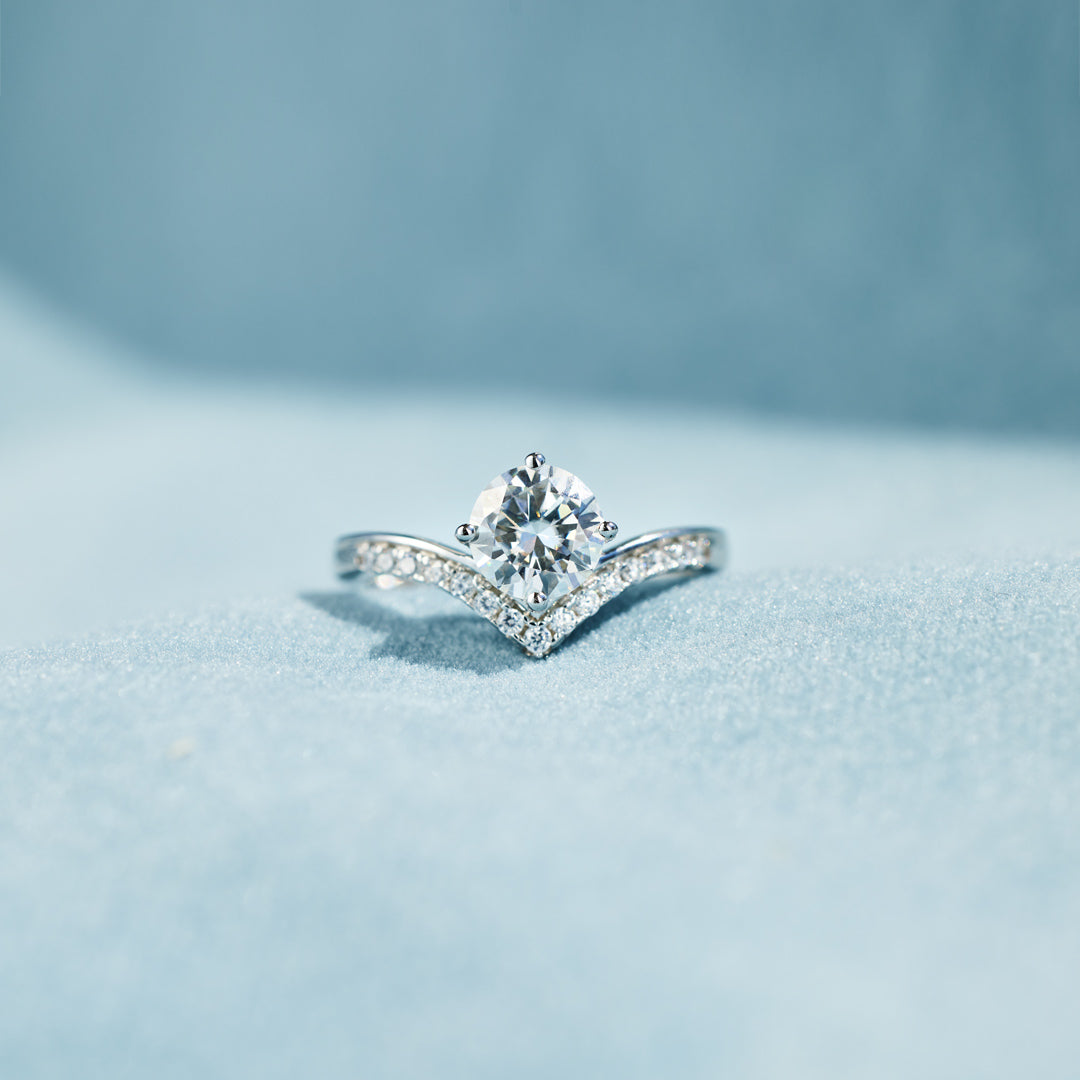 Count On Me Round-Cut Chevron Ring