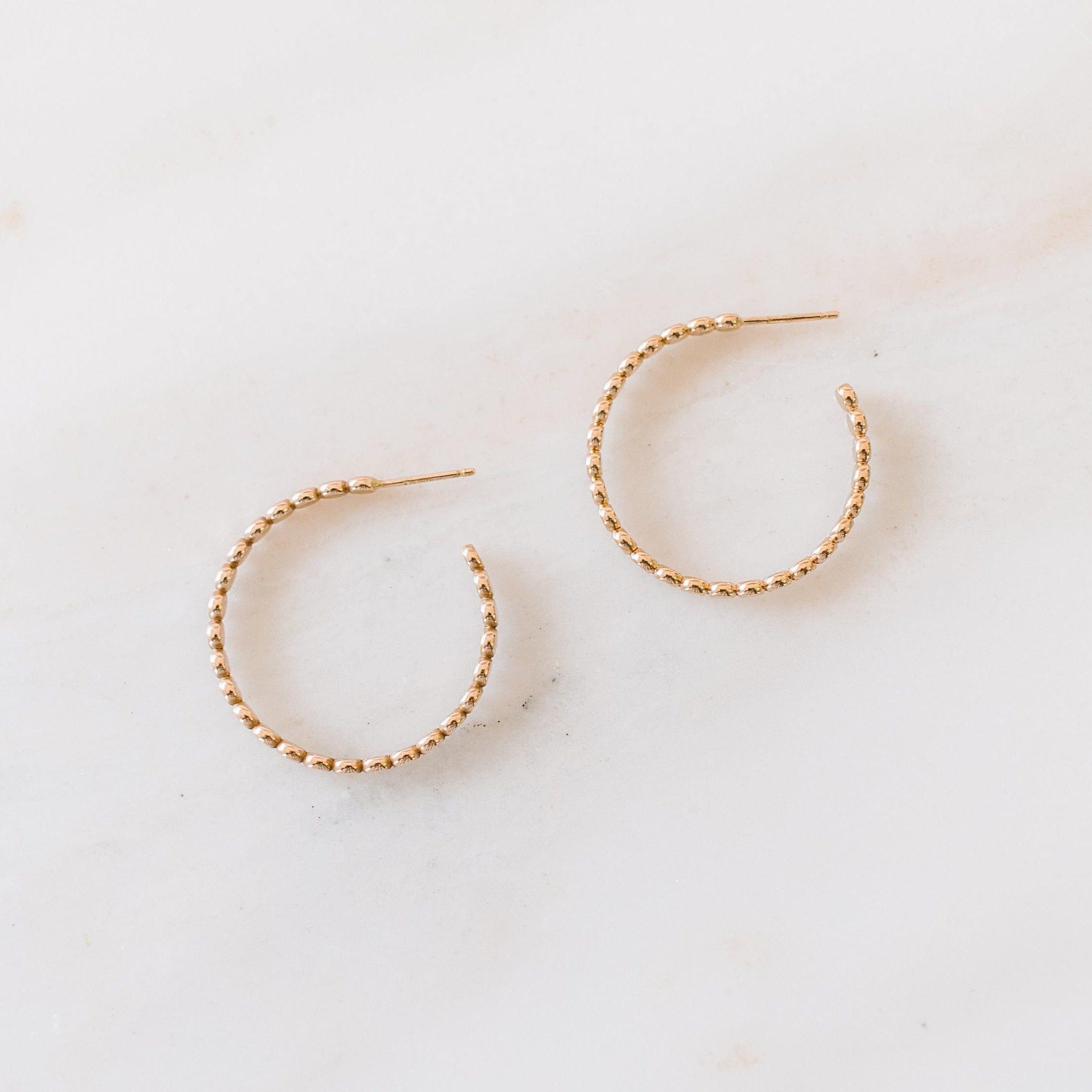 Medium Cora Hoop Earrings